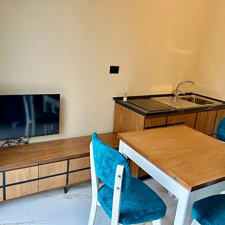 Shehu Apartment Zverneci